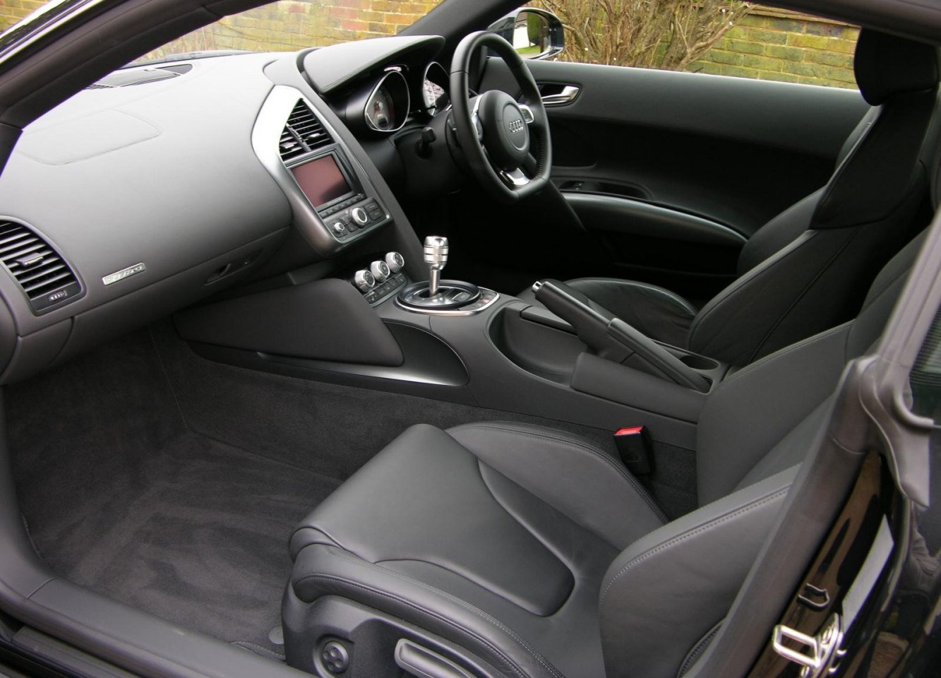 Audi R8 technical specifications and fuel economy